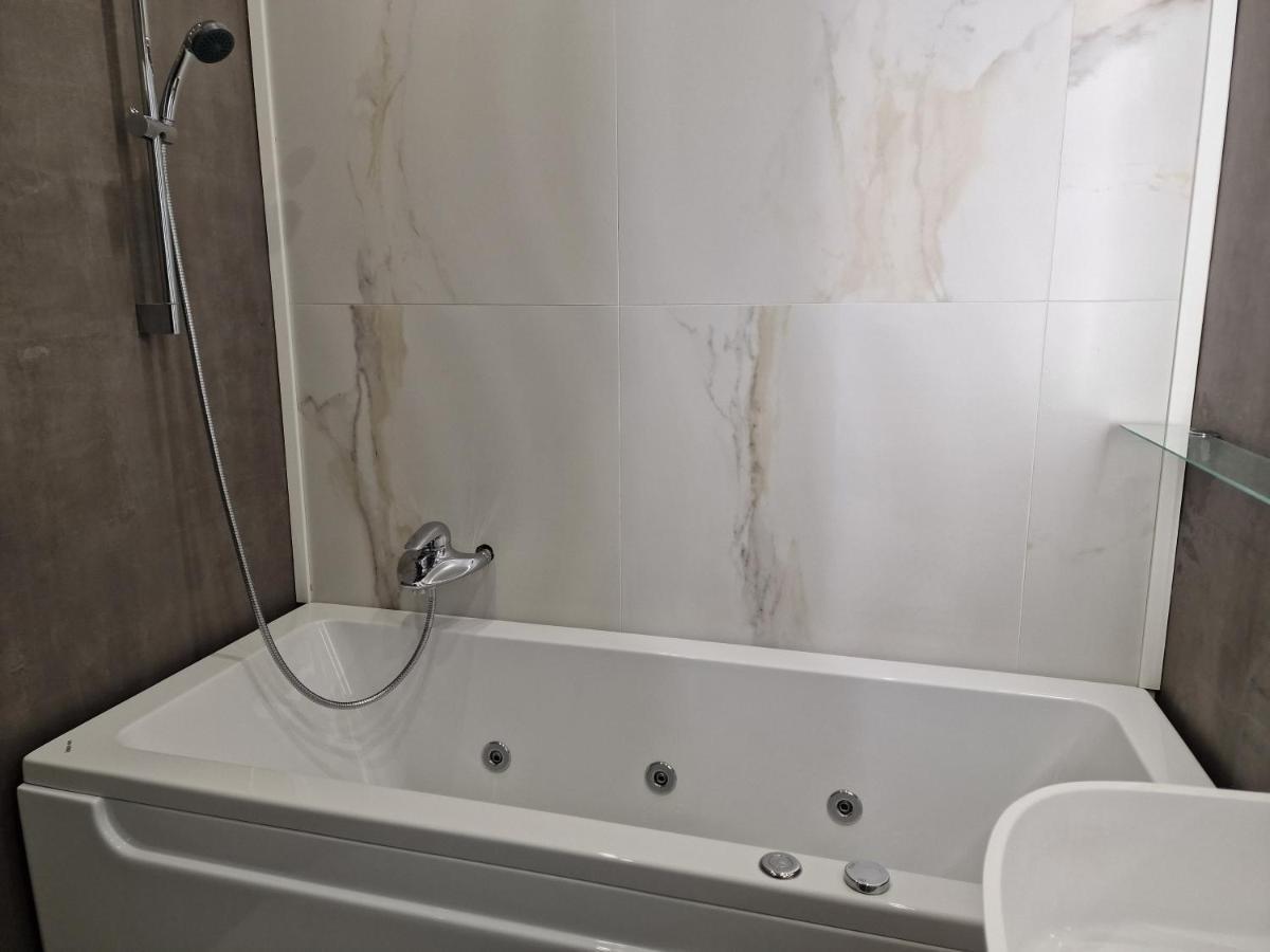 Marsselis Luxe Port Apartment Varna Dış mekan fotoğraf
